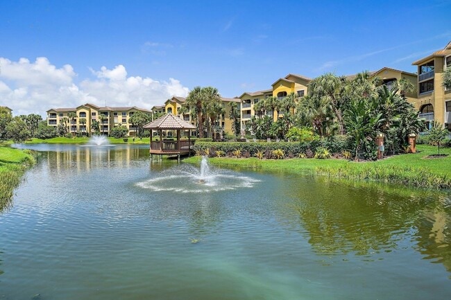 Photo - 700 Uno Lago Dr Unidad 404