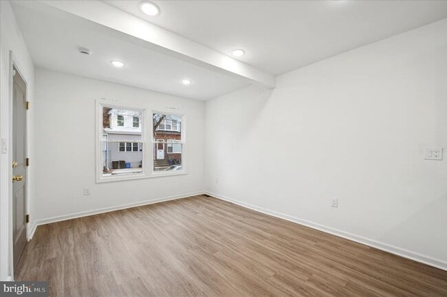 Photo - 2553 S Dewey St