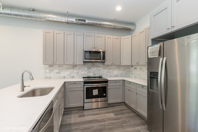 Photo - 8917 Grant Ave Unidad 3B