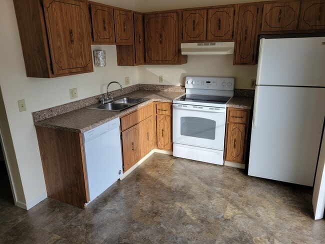 Building Photo - 10 Country Elm Mnr Unit 1-23