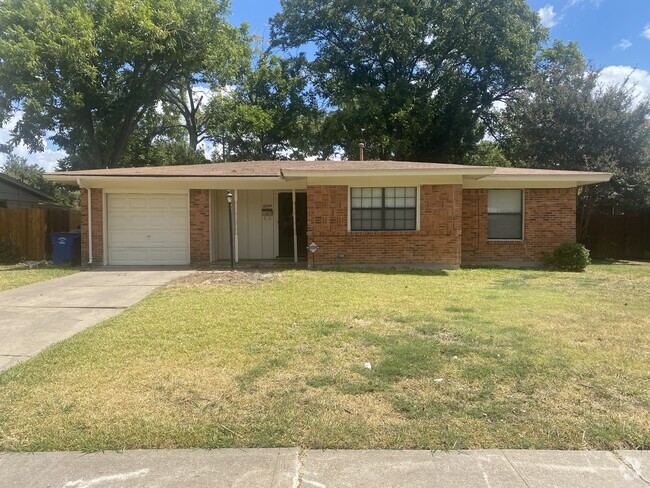 Building Photo - 10044 Casa Oaks Dr Rental