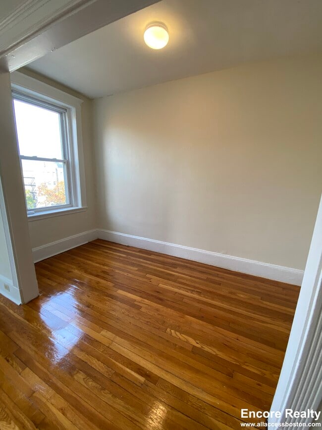 Photo - 1334 Commonwealth Ave Unidad 35