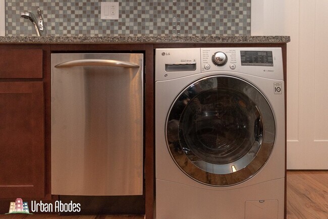 Photo - 644 W Oakdale Ave Unit A04C