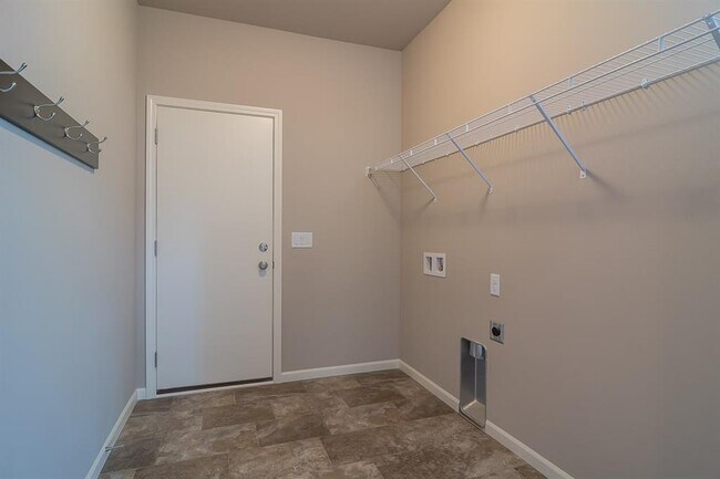 Photo - 343 Sunshine Ln