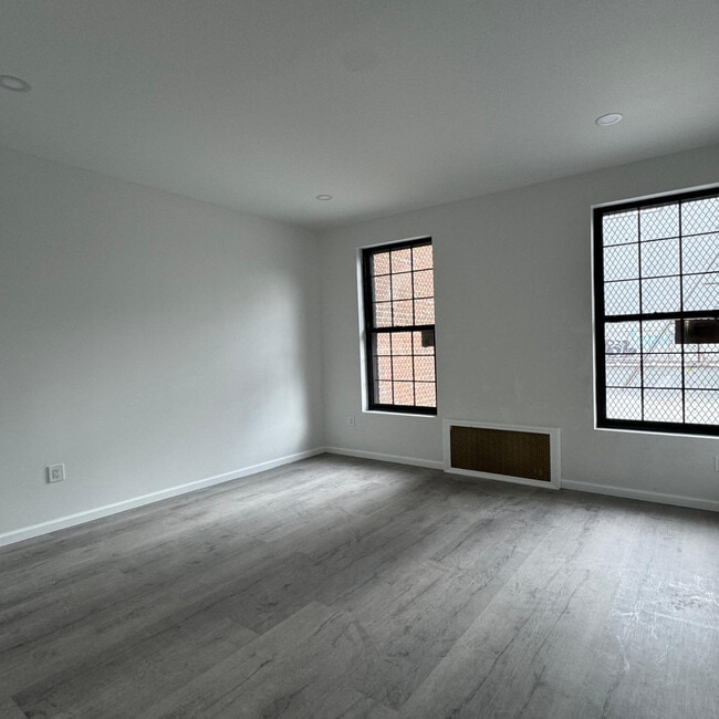 Photo - 260 Wyckoff Ave Unidad 2R