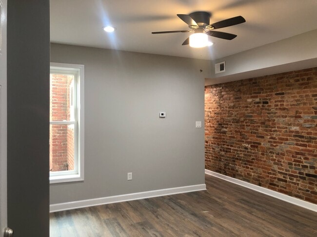 Living Room - 2737 Maryland Ave Unit 2