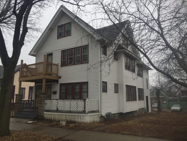Building Photo - 2450 N Buffum St Unit 2450 (Lower)
