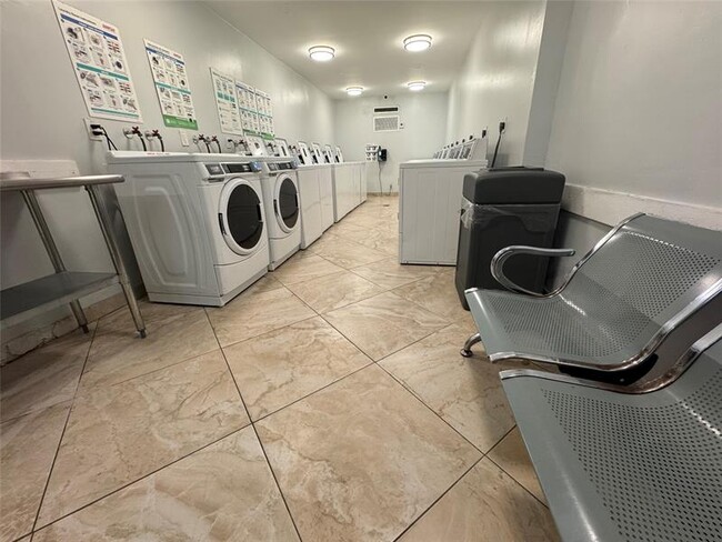 Photo - 4222 Inverrary Blvd Unidad 4711 Rental