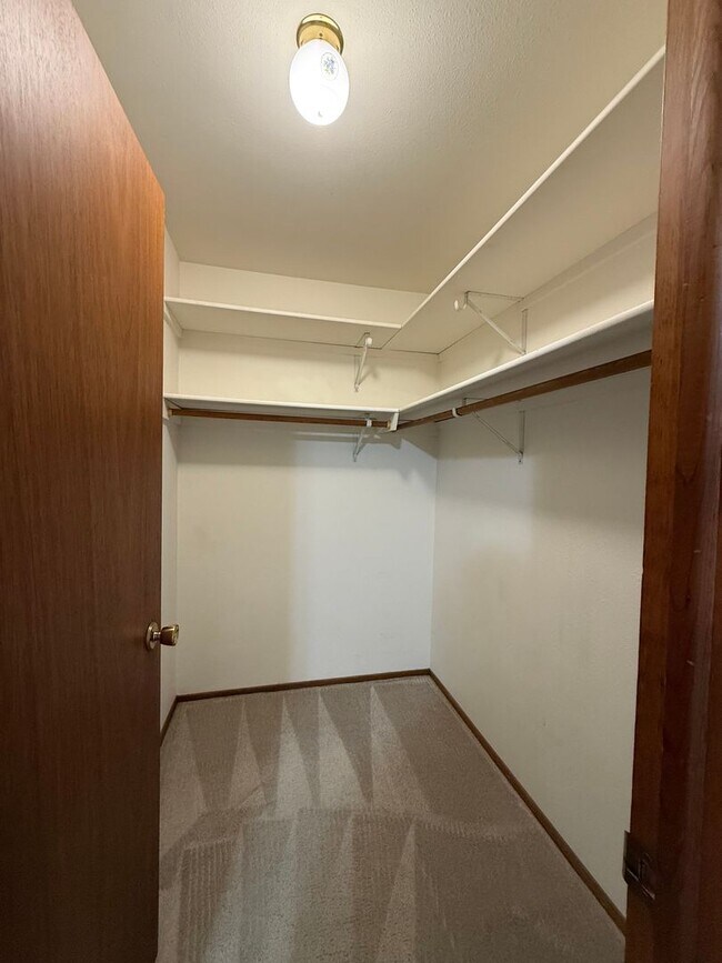 Photo - 1720 W Olive St Unit B