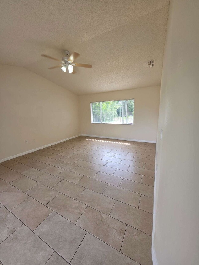 Photo - "Charming 3-Bed, 2-Bath Haven in Spring Hill – Your Perfect Florida Retreat!"