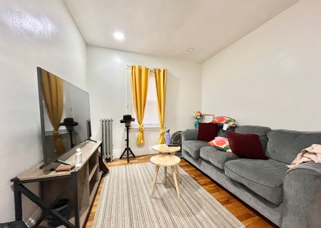 Photo - 14 Logan St Unit 1