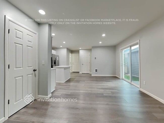 Photo - 3651 London Loop NE