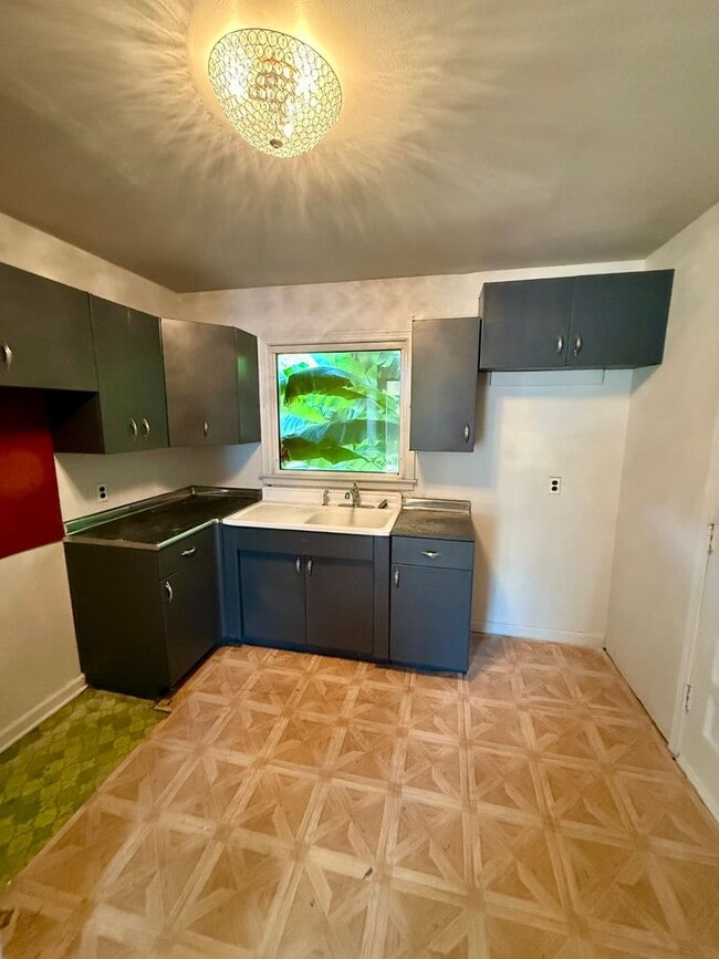 Photo - 3bed 1 bath $1,000 a month