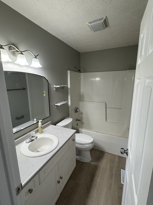 Photo - 804 Woodmere Dr