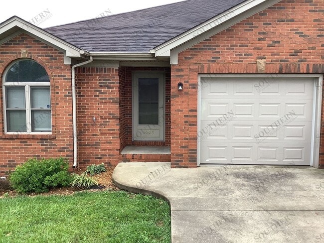 Building Photo - 300 Trista Ln