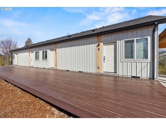 Photo - 1209 Carlyle St