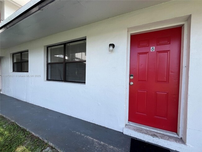 Building Photo - 1610 N 25th St Unit 8 Rental