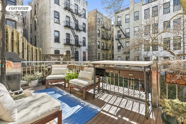 Building Photo - 466 8th St Rental
