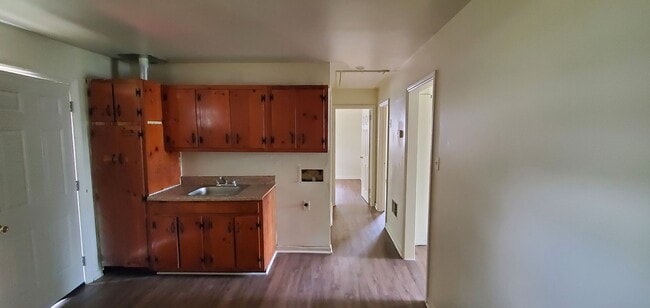 Photo - 2503 1/2 Campbell Street
