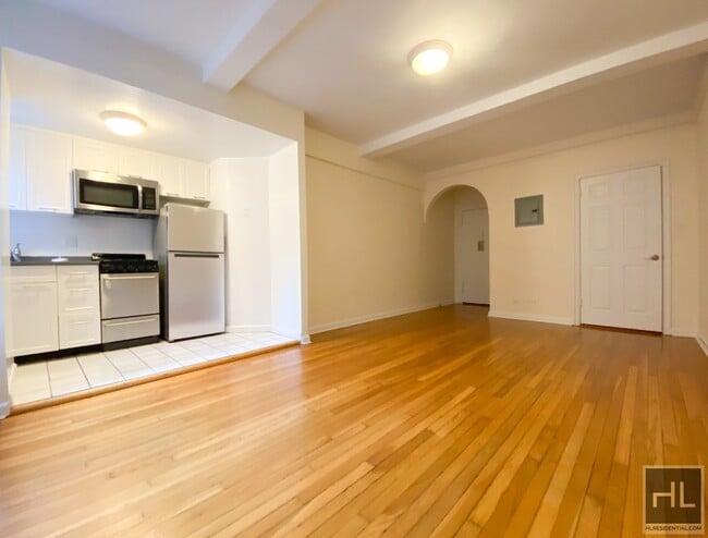 Photo - AMSTERDAM AVENUE Unit 6D