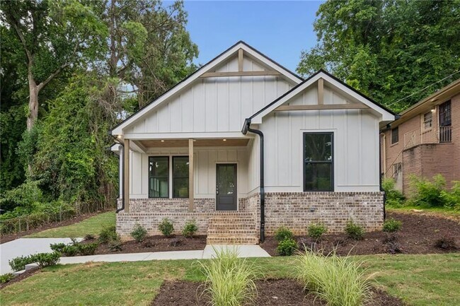 Photo - 2050 Morehouse Dr NW