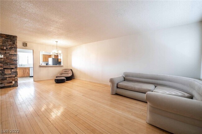 Photo - 356 E Desert Inn Rd Unit 324