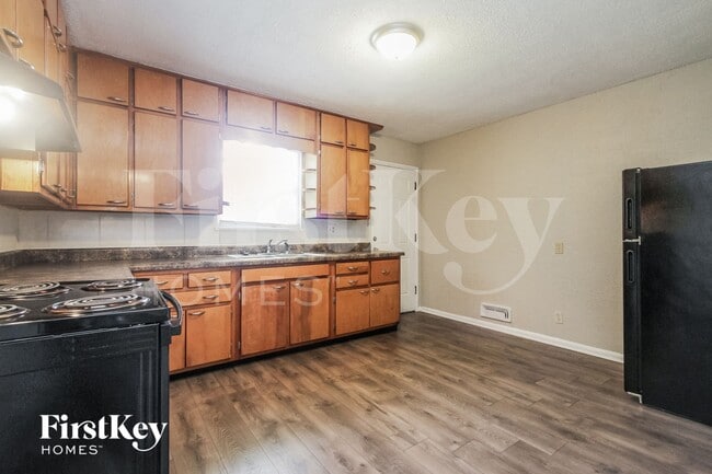 Photo - 1002 Hathaway Dr