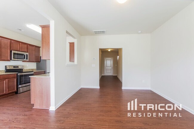 Photo - 2058 Aragon Lane