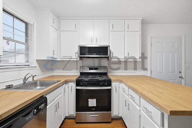 Photo - 5893 N Castlegate Dr