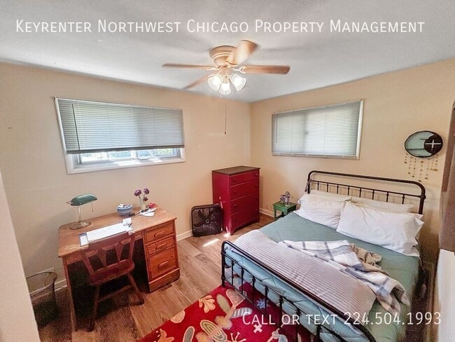 Photo - 912 W Oakwood Dr