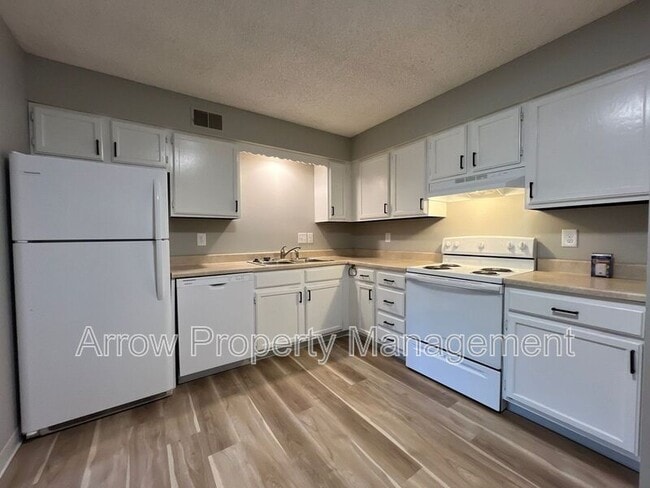 Photo - 320 Lincoln St Unidad 9