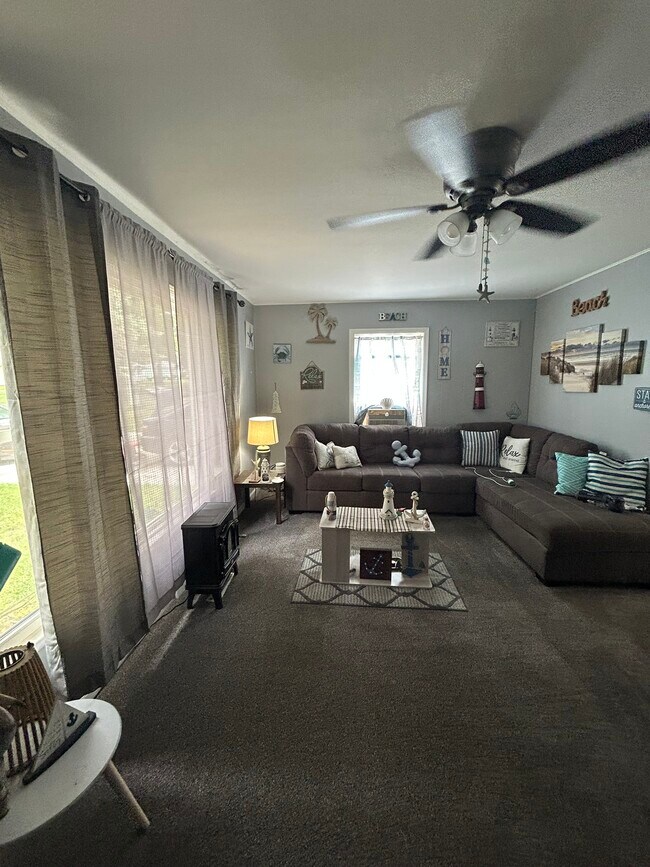 Photo - 408 E Broadwell St