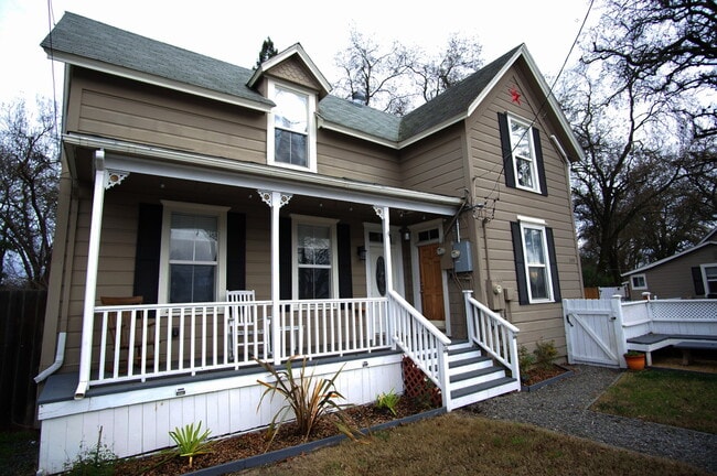 Building Photo - 3300 Fulton Rd Unit A
