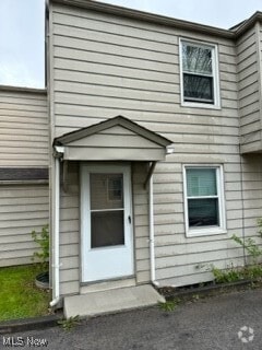 Building Photo - 56 Willow Dr Unit 4 Rental
