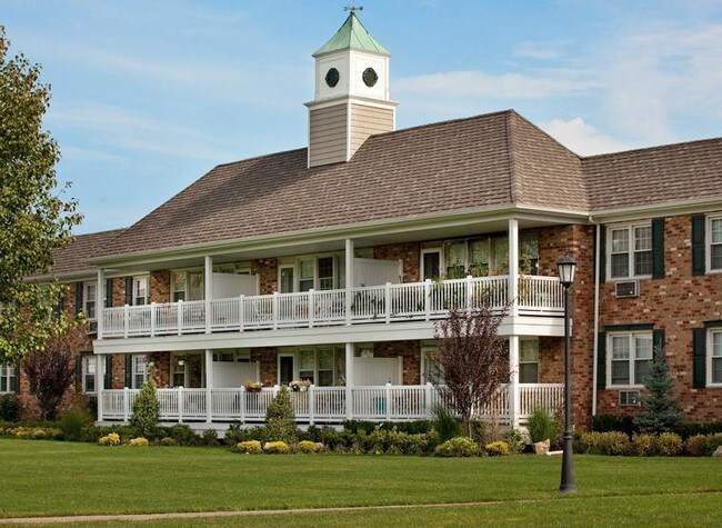 Fairfield Courtyard At Hewlett