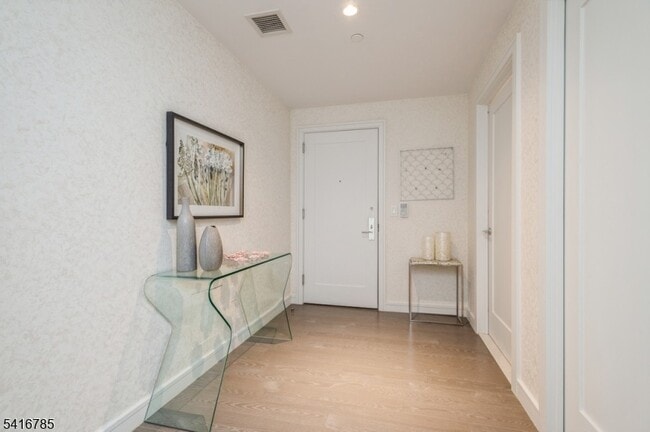 Photo - 15 Morris Ave Unidad 216