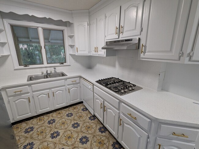 Photo - 378 Fellsway W