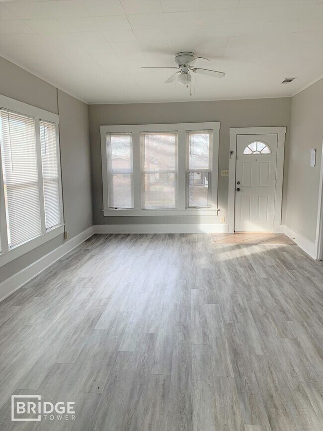 520 E Day St