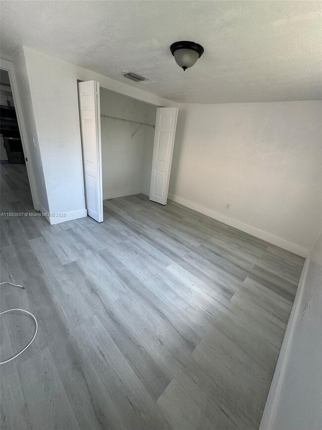 Photo - 720 NW 56th St Unidad 3