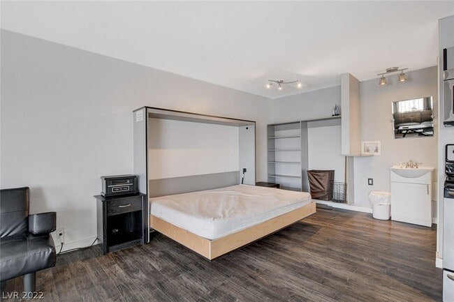 Photo - 4600 University Center Dr Unit 188