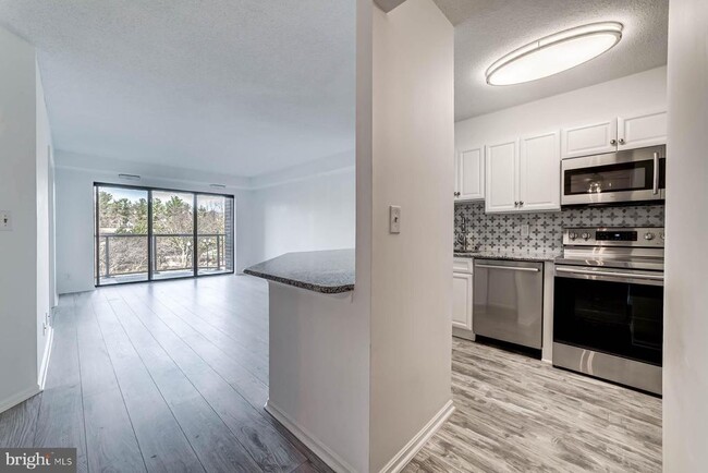 Building Photo - 2100 Langston Blvd. Unit 348 Rental