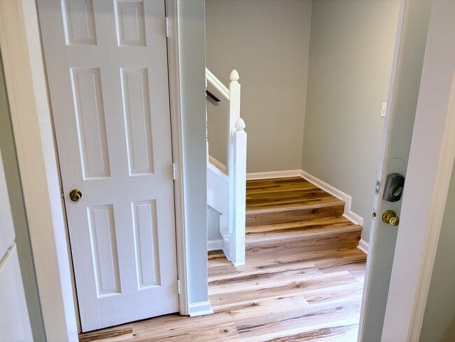 Photo - 6813 Glendower Rd Unit B