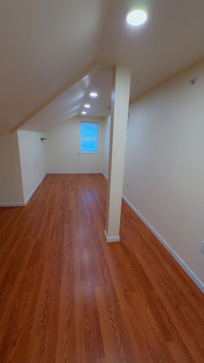 Photo - 171 Schiller St