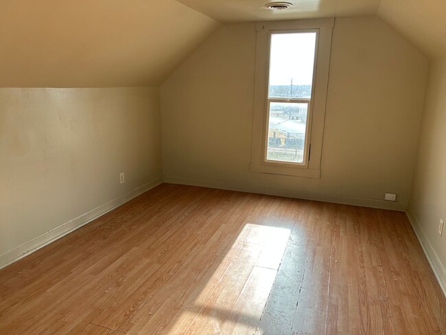 Photo - 279 W Railroad Ave Unit 3 (Upstairs)