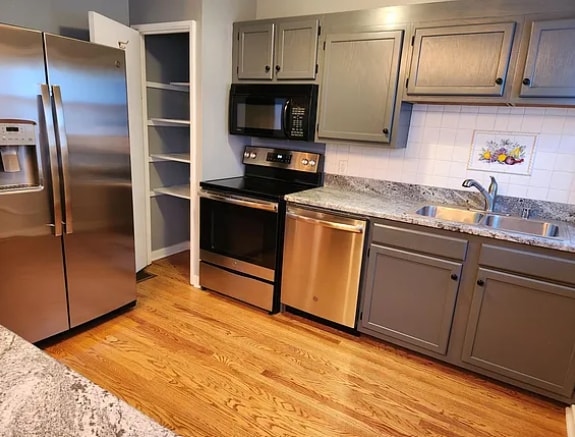 Kitchen - 1805 Shady Ln Unit #1