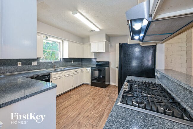 Photo - 11907 Cedarcliff Dr