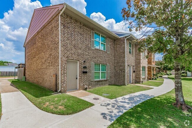 Building Photo - 1054 Willow Oaks Cir Rental