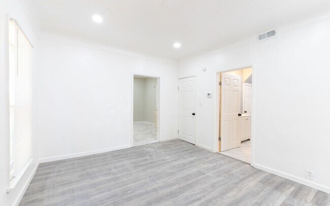 Photo - Charming 2-Bedroom Property in Prime Location