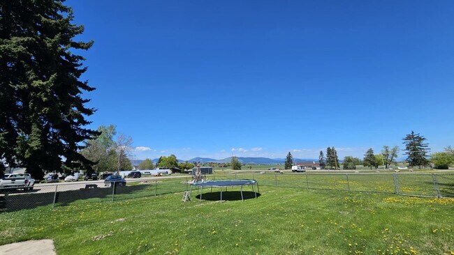Photo - Losleben- House with large yard fully furn...