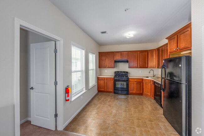 2BR, 2BA - 1,031SF - Kitchen